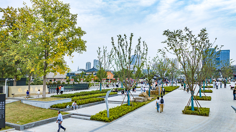 連接人文脈絡(luò)  重拾歷史記憶 | 記2022年市級道路續(xù)建工程-和平路隧道上蓋廣場景觀工程